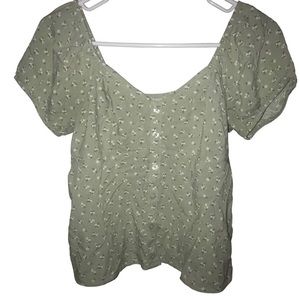 NWOT Hollister Sage Green Floral V-Neck Elastic Puff Short Sleeve Top. Sz S